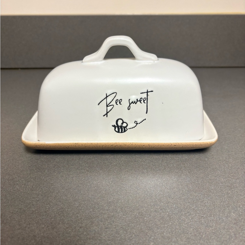 Charming “Bee Sweet” Ceramic Butter Dish – Farmhouse Style